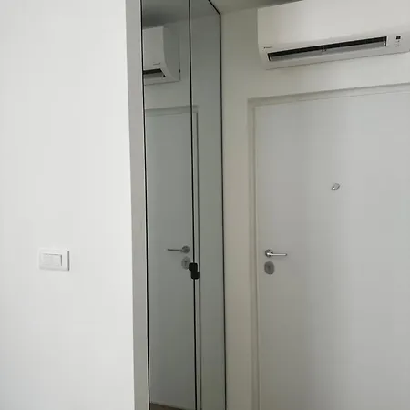 Bona Fide Apartment *